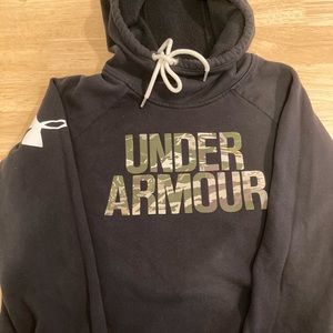 Women’s Under Armour cold gear hoodie small